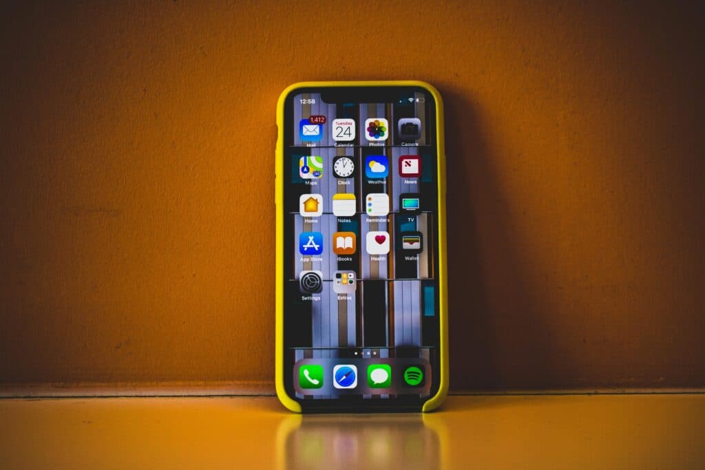 Is it worth investing in a native app? A comparison with PWAs and cross-platform frameworks